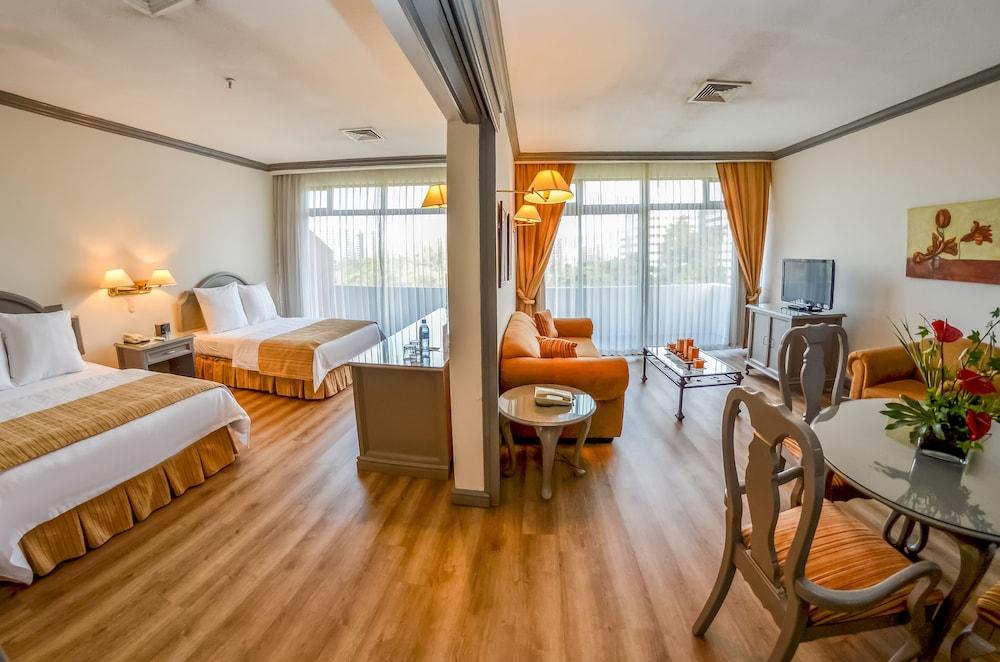 Santander Plaza Hotel 3*